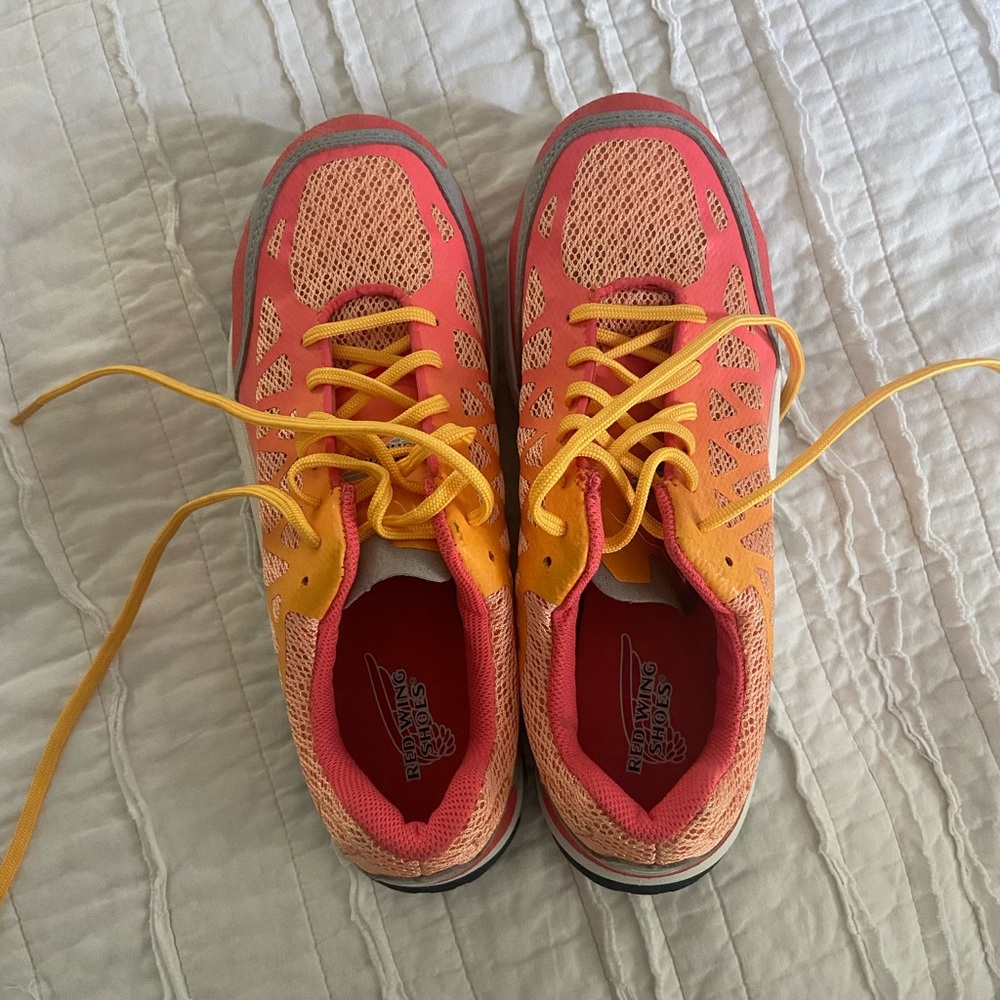 Red Wing Shoe Women’s Aluminum Safety Toe Sneaker